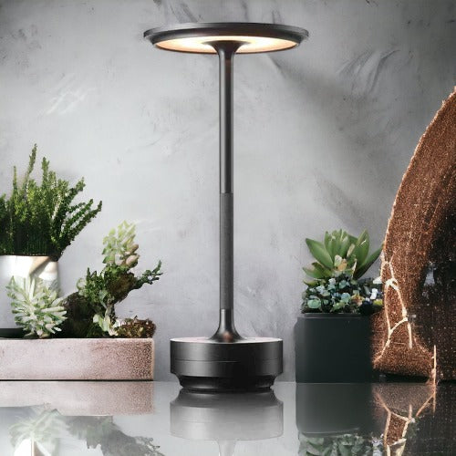 Moderne LED-Tischleuchte