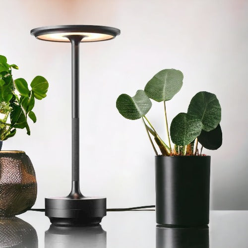 Moderne LED-Tischleuchte